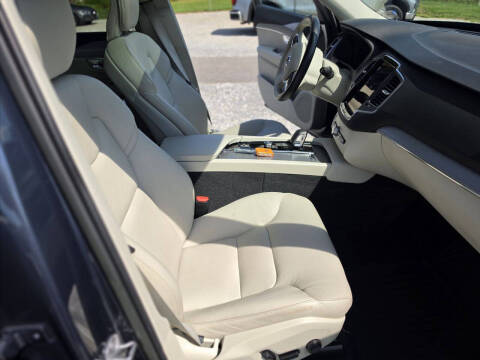 2023 Volvo XC90 B5 Core