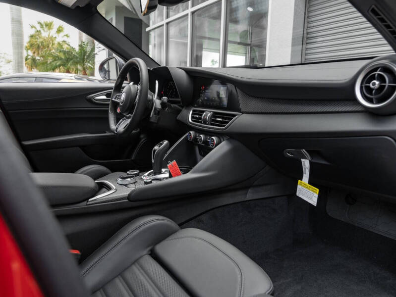 2024 Alfa Romeo Giulia Quadrifoglio