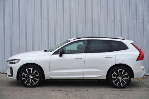 2024 Volvo XC60 B5 Plus Dark Theme