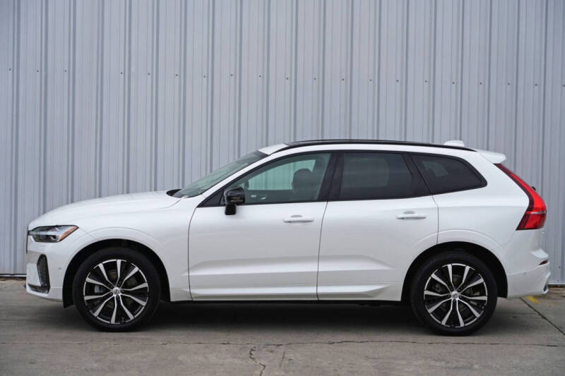 2024 Volvo XC60 B5 Plus Dark Theme
