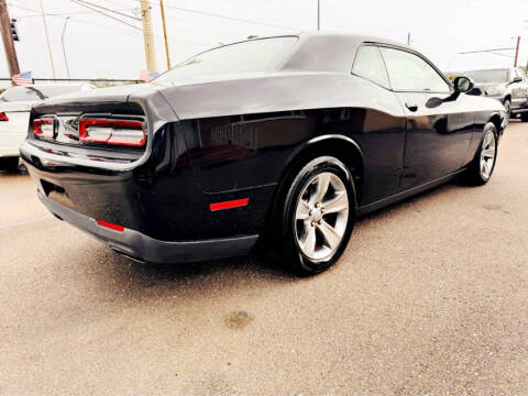 2015 Dodge Challenger SXT