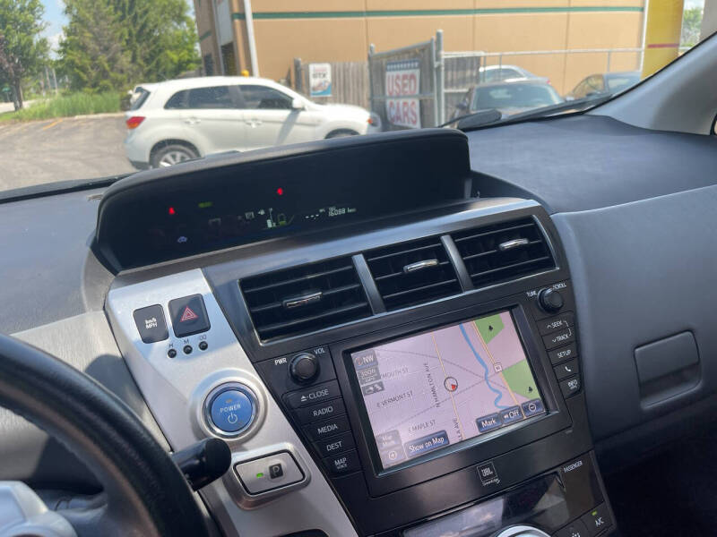 2013 Toyota Prius v Five