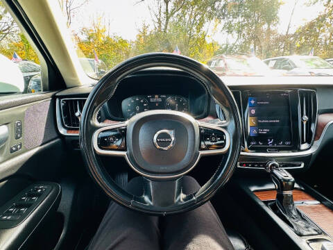 2021 Volvo S60 T6 Momentum