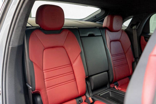 2023 Porsche Cayenne 33