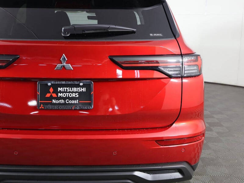 2025 Mitsubishi Outlander ES