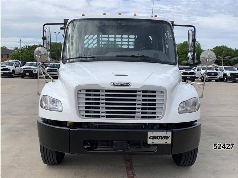 2021 Freightliner M2 106