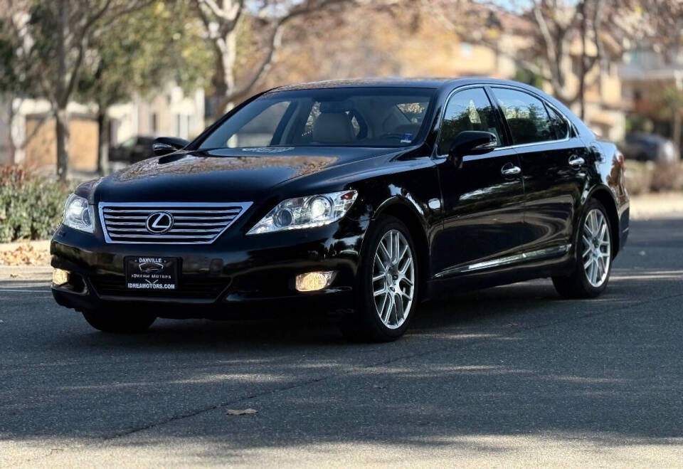 2012 Lexus LS L's photo