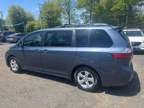 2017 Toyota Sienna