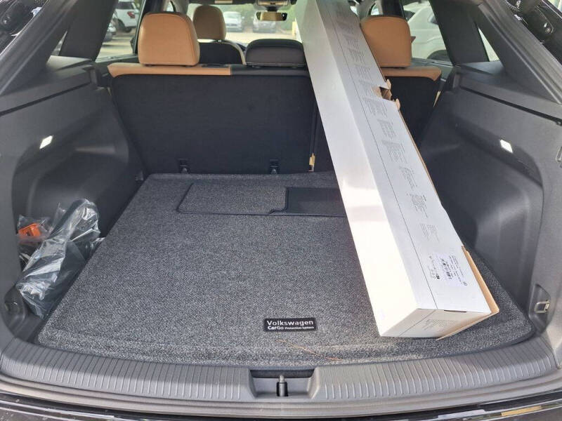 2026 Volkswagen Atlas Cross Sport SEL R-Line Black 4Motion