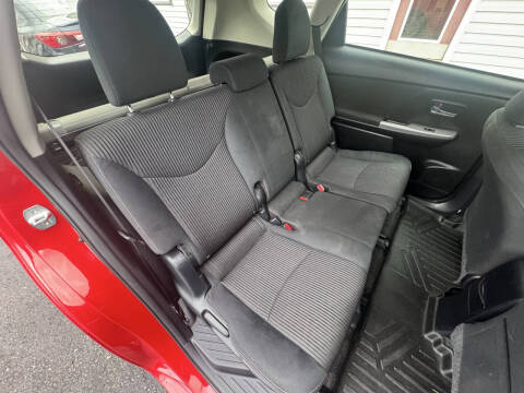 2016 Toyota Prius v Two