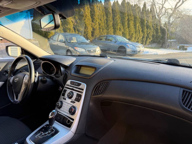 2010 Hyundai Genesis Coupe 2.0T