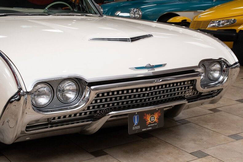 1962 Ford Thunderbird