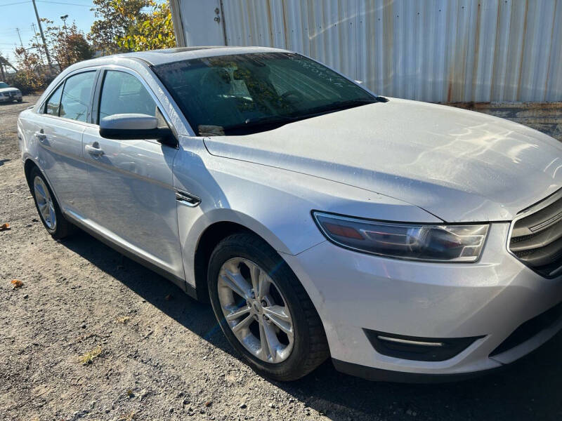 2013 Ford Taurus SEL photo 3