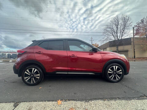 2020 Nissan Kicks SR