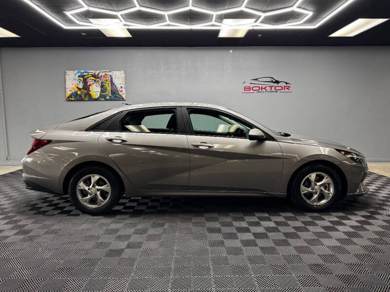 2021 Hyundai Elantra SE