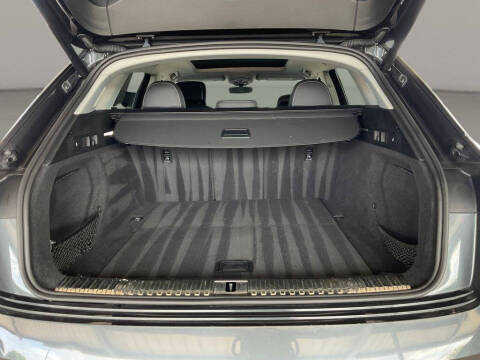 2019 Audi e-tron quattro Premium Plus
