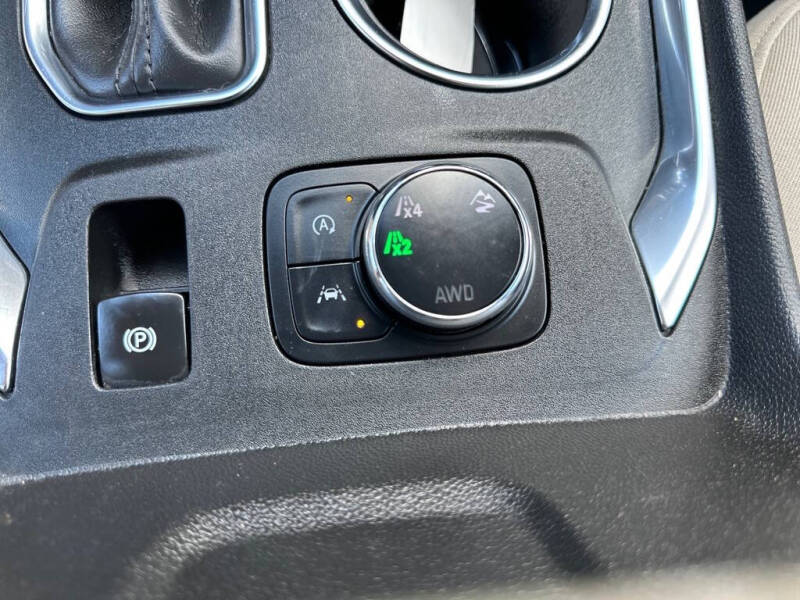 2022 Chevrolet Traverse LT Cloth