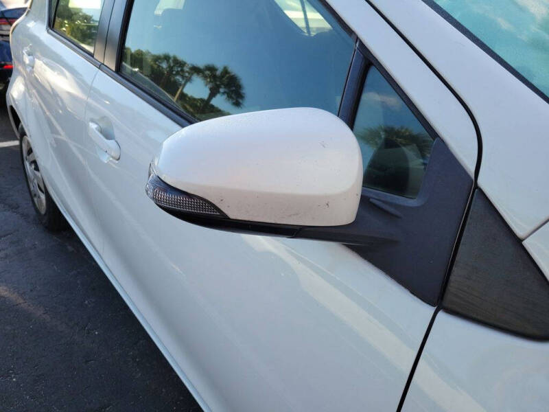 2015 Toyota Prius c Four