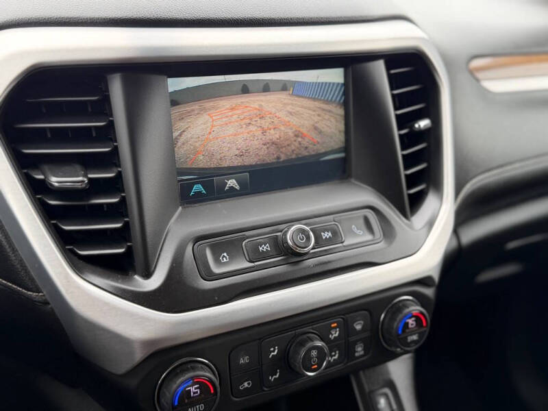 2017 GMC Acadia SLE-2