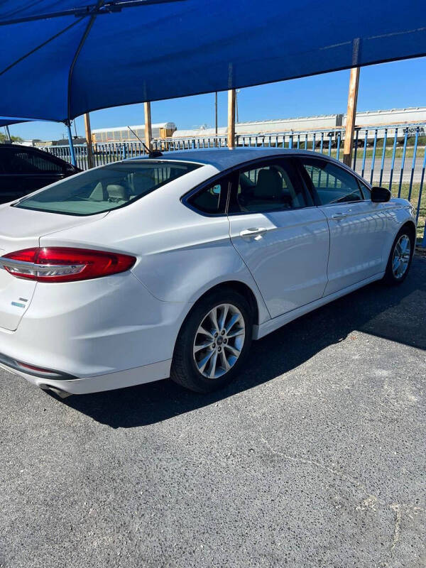 2017 Ford Fusion SE