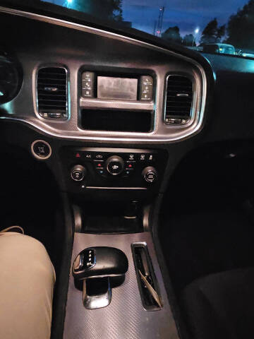 2013 Dodge Charger SE