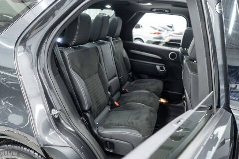 2023 Land Rover Discovery P300 S R-Dynamic