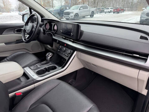 2024 Kia Carnival LX