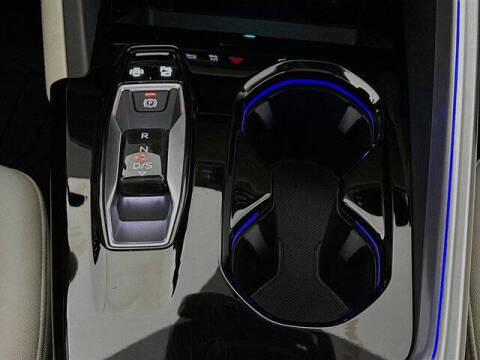 2025 Audi Q5 quattro Premium TFSI