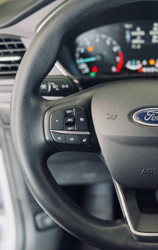 2020 Ford Escape SE