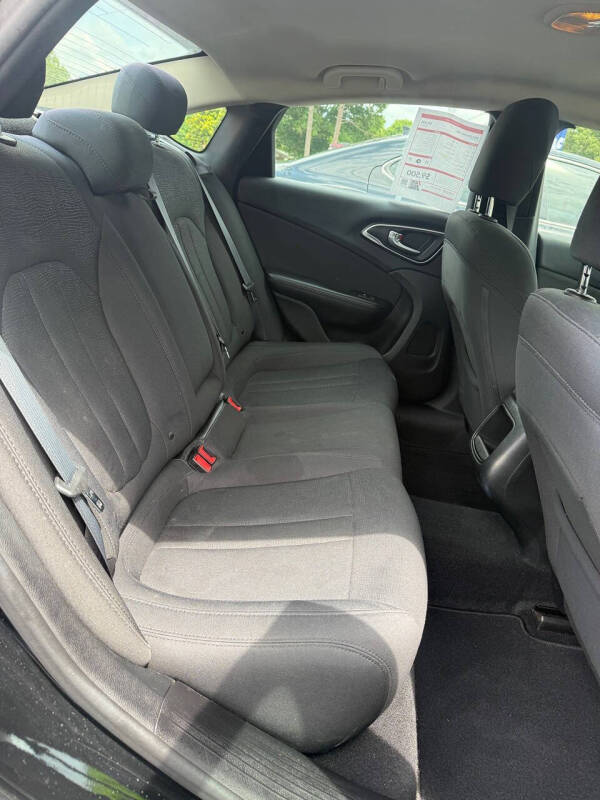 2016 Chrysler 200 Limited