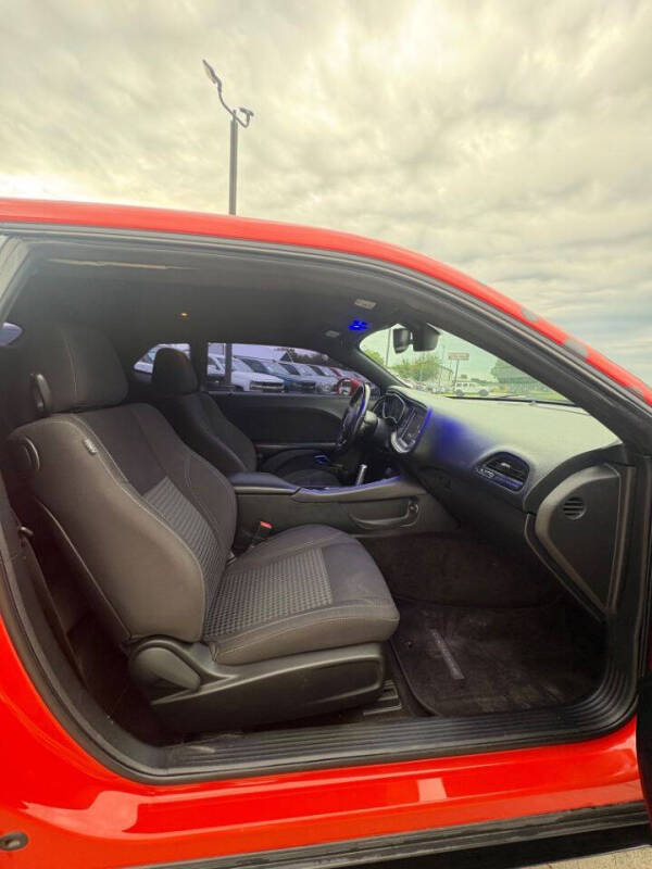2016 Dodge Challenger SXT