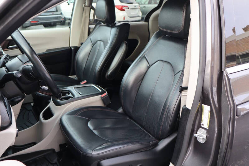 2019 Chrysler Pacifica Touring L Plus