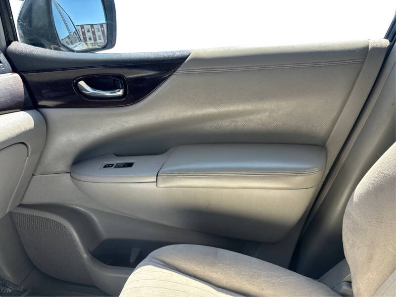 2017 Nissan Quest SV