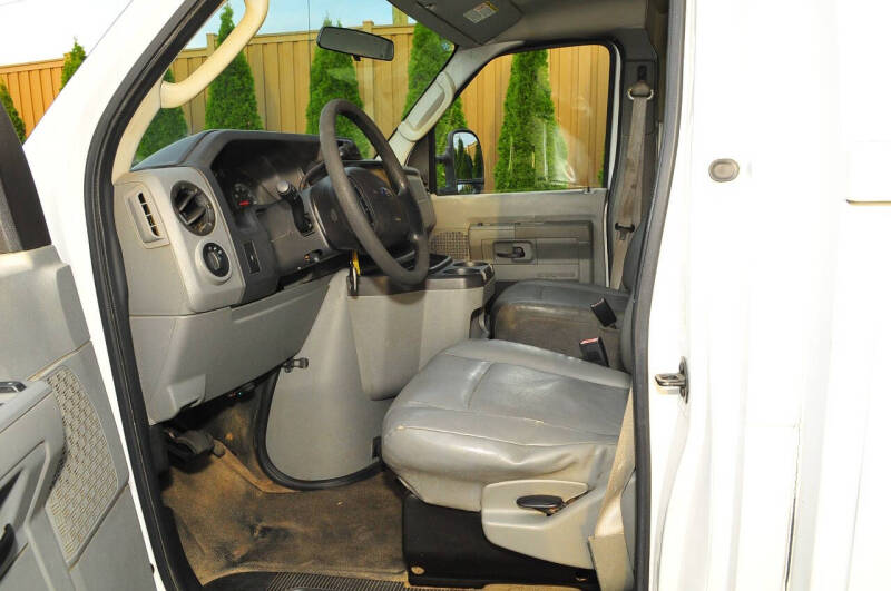 2012 Ford E-Series E-350 SD