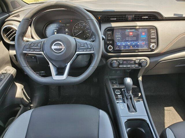 2023 Nissan Kicks SR