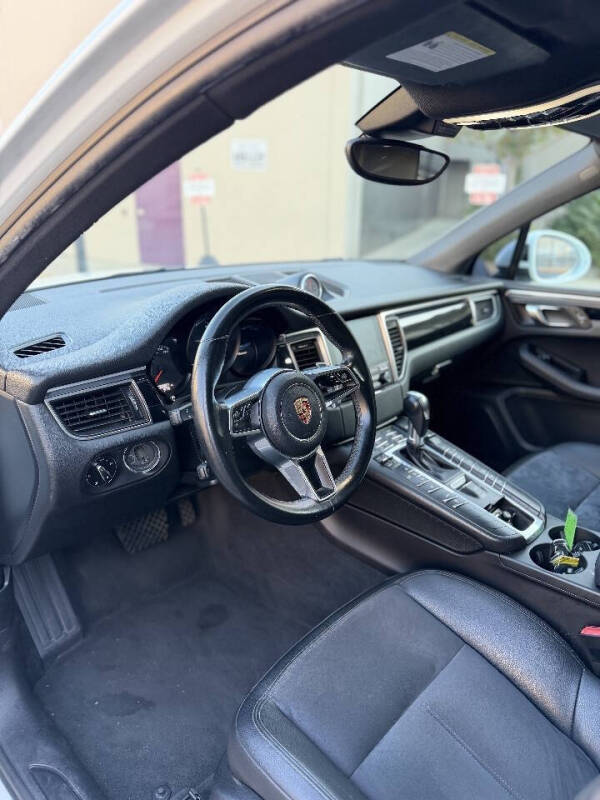 2018 Porsche Macan