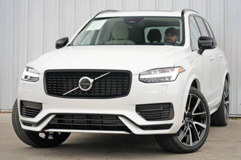 2023 Volvo XC90 Recharge T8 Ultimate Dark Theme
