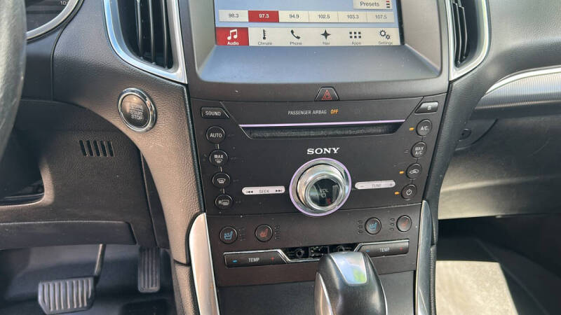 2017 Ford Edge Titanium