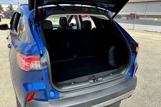 2022 Ford Escape Titanium