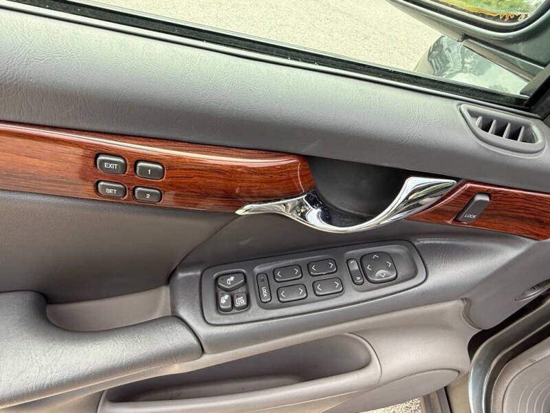 2004 Cadillac DeVille