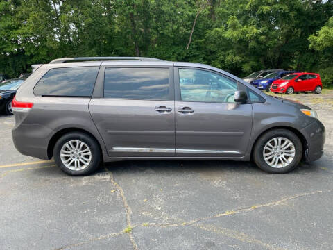 2012 Toyota Sienna