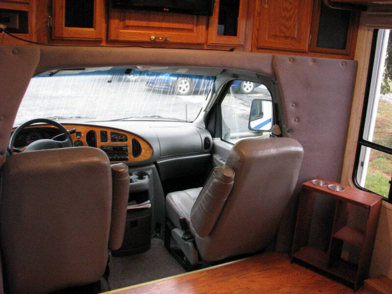 2003 Ford E-Series E-450 SD