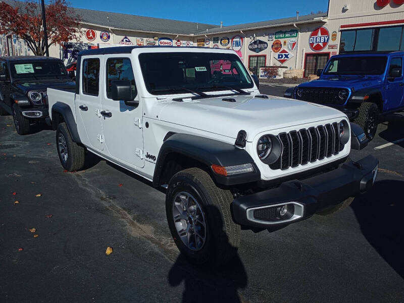 2026 Jeep Gladiator Sport S's photo