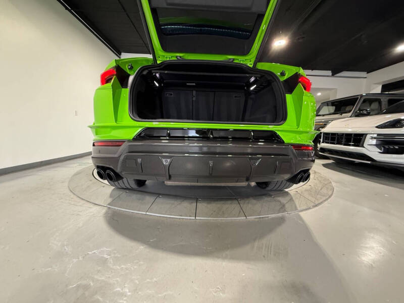 2024 Lamborghini Urus Performante