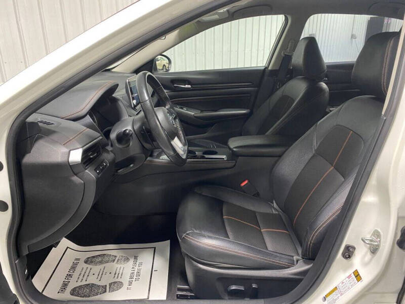 2022 Nissan Altima 2.5 SR