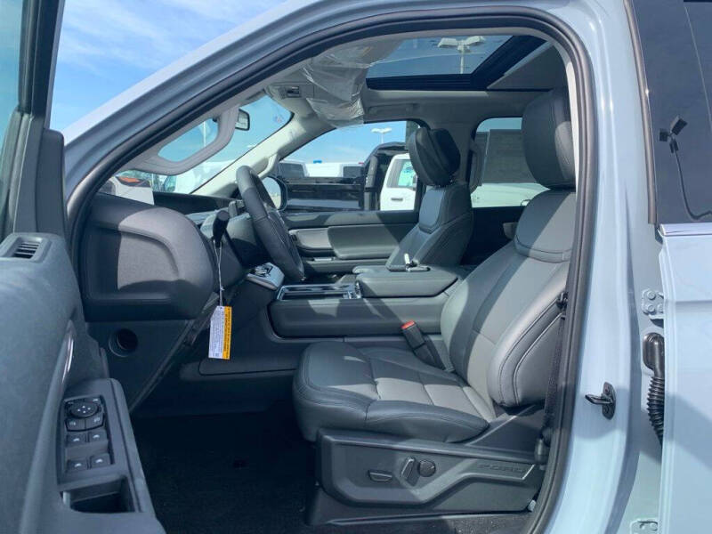 2027 Ford Expedition Active
