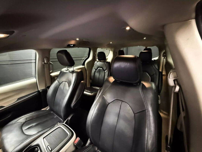 2022 Chrysler Pacifica Touring L