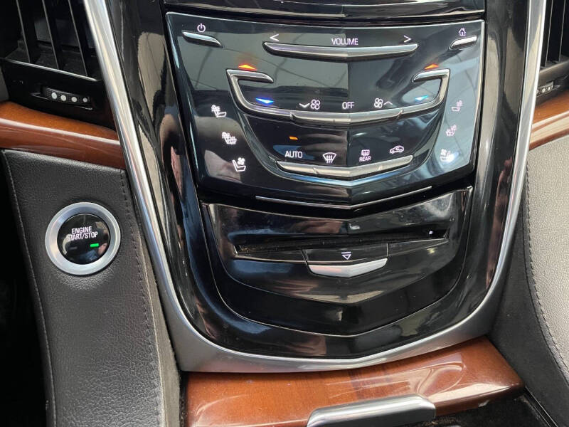 2018 Cadillac Escalade ESV Luxury