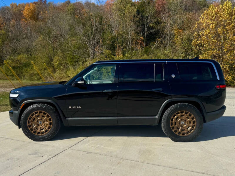 2023 Rivian R1S Adventure