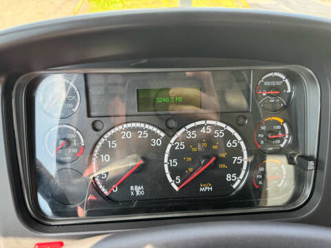 2023 Freightliner M2 106